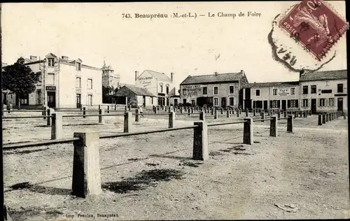 Ak Beaupréau Maine et Loire, Le Champ du Foire, Cafe