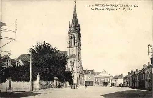 Ak Bécon les Granits Maine et Loire, La Place et l'Eglise
