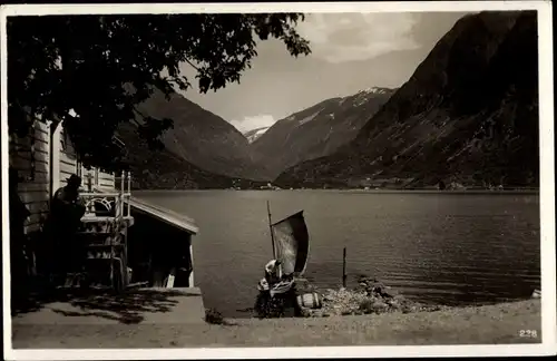 Ak Hardanger Norwegen, Wasserpartie mit Segelboot und Hütte