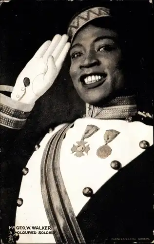 Ak Schauspieler George Walker, A Coloured Soldier, Uniform, Coon Studies