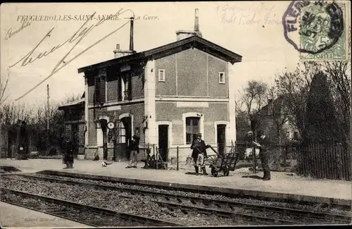 Ak Feuguerolles Calvados, Bahnhof, Gleisseite