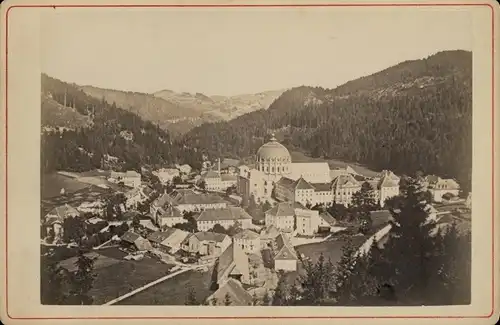 Kabinettfoto Sankt Blasien im Schwarzwald, 1881, Gesamtansicht aus der Vogelschau