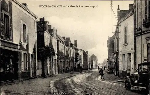 Ak Bécon les Granits Maine et Loire, La Grande Rue, vers Angers