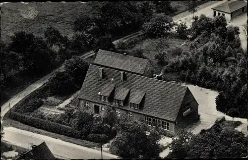 Ak Geestland Flögeln in Niedersachsen, Fliegeraufnahme, Gasthaus zum Deutschen Haus, C. Seebeck