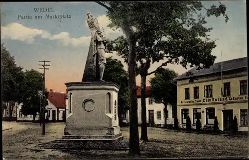 Ak Wedel an der Elbe, Marktplatz, Denkmal, Restaurant zum Roland