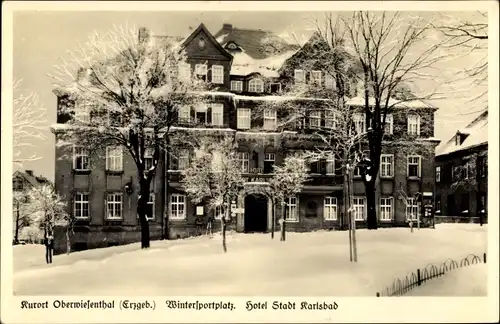 Ak Oberwiesenthal im Erzgebirge, Hotel Stadt Karlsbad, Winter