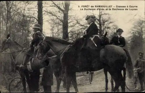 Ak Rambouillet Yvelines, Chasses a Courre, La Duchesse d'Uzes et la duchesse de Luynes