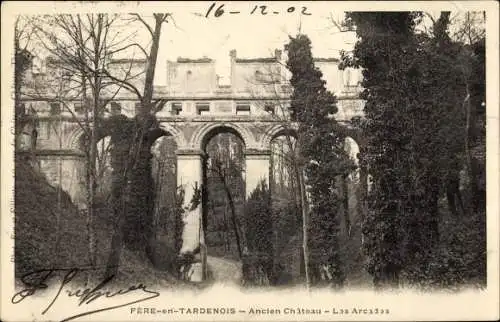 Ak Fère en Tardenois Aisne, Ancien Chateau, Les Arcades