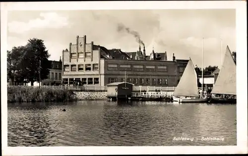 Ak Schleswig an der Schlei, Schleihalle, Segelboote