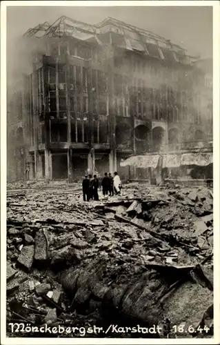 Foto Ak Hamburg Altstadt, Kriegszerstörung 1944, Mönckebergstraße, Karstadt