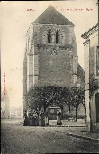 Ak Broc Maine et Loire, Vue de la Place de l'Eglise