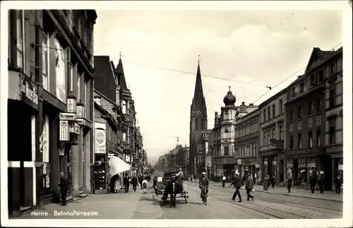 Ak Herne im Ruhrgebiet, Bahnhofstraße, Restaurant, Kirche, Geschäfte