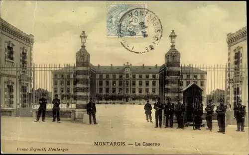 Ak Montargis Loiret, La Caserne