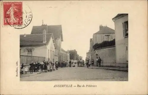 Ak Angerville Essonne, Rue de Pithiviers