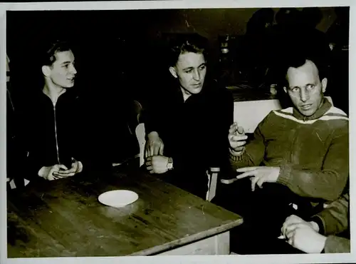 Foto Turnen, 6. Berliner Nordost Kunstturnen 1954, Günter Mull, Günter Nachtigall, Rudi Gauch