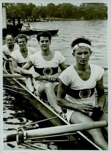 Foto Gr. Int. Berliner Ruder Regatta Gatow 1955, Junior Vierer ohne Steuermann, SV Einheit Berlin