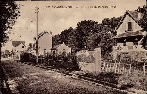 Ak Les Essarts le Roi Yvelines, Rue du Marechal Foch