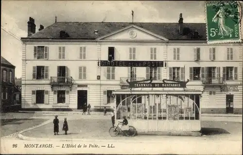 Ak Montargis Loiret, L'Hotel de la Poste, Station de Tramway