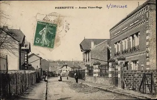 Ak Pierrefitte Loir et Cher, Avenue Victor Hugo