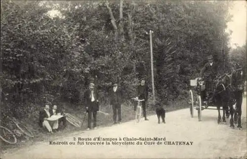 Ak Chatenay Essonne, Route d'Etampes a Chalo Saint Mard, bicyclette, Kutsche