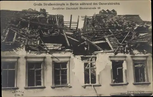 Ak Berlin Friedrichshain, Zerstörter Dachstuhl, Straßenkämpfe, Generalstreik 1919, Blumenstraße 68