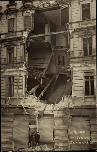 Foto Ak Berlin Friedrichshain, Eckhaus Fürstenwald, Frankfurterstr, Straßenkämpfe,Generalstreik 1919