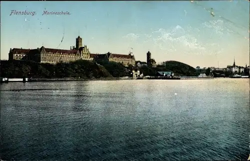 Ak Mürwik Flensburg, Die Marineschule, Blick ans Ufer, Gebäude