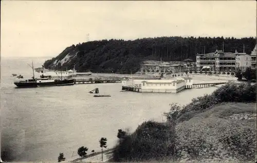 Ak Glücksburg an der Ostsee, Strandhotel mit Anlegestelle