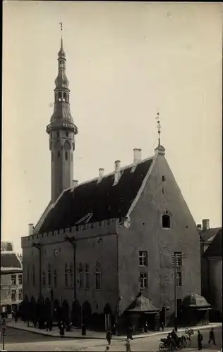 Foto Ak Tallinn Reval Estland, Rathaus, Turm