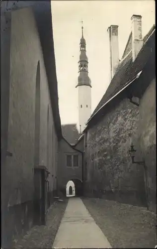 Foto Ak Tallinn Reval Estland, Straßenpartie, Turm