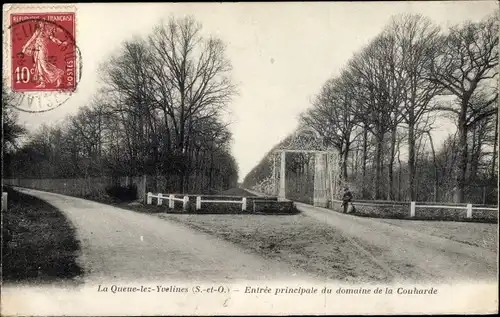 Ak La Queue les Yvelines, Entree principale du domaine de la Couharde
