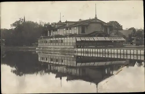 Foto Ak Haapsalu Hapsal Estland, Kurhaus, Gebäude am Wasser