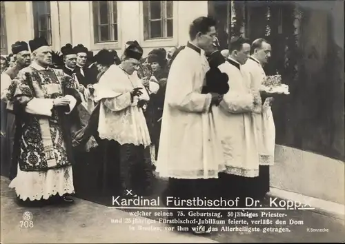 Riesen Ak Kardinal Fürstbischof Dr. Kopp, 75. Geburtstag, verlässt den Dom in Breslau