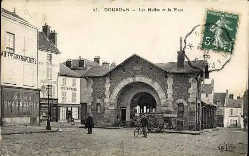 Ak Dourdan Essonne, Les Halles, La Place