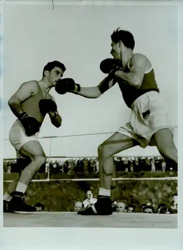 Foto Boxen, Halbwelter Haas DDR gegen Papp Ungarn, Cantianstraße 1954