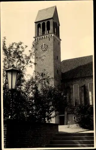 Foto Ak Hamburg ?, Blick auf Kirche