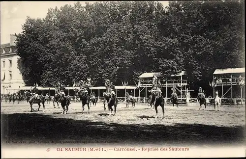 Ak Saumur Maine et Loire, Carrousel, Reprise des Sauteurs