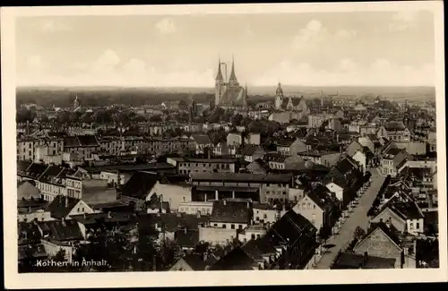 Ak Köthen in Anhalt, Panoramablick über die Stadt, Kirche