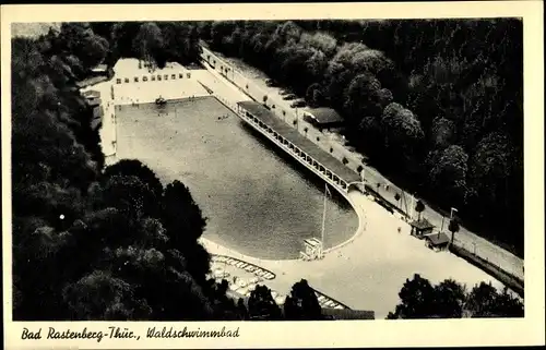 Ak Rastenberg Thüringen, Blick auf das Waldschwimmbad, Fliegeraufnahme