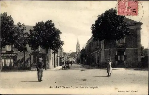 Ak Noyant Maine et Loire, Rue Principale