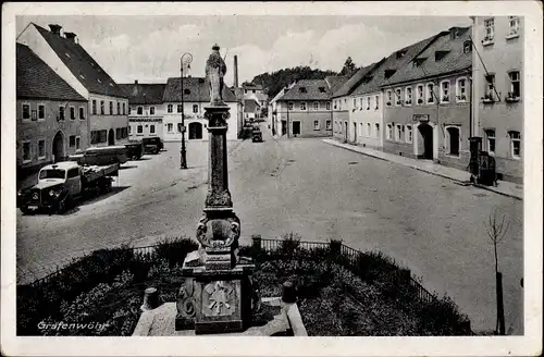 Ak Grafenwöhr Oberpfalz, Häuser am Marktplatz, Denkmal