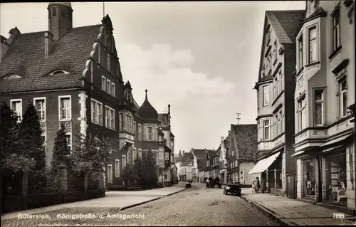 Ak Gütersloh in Westfalen, Königstraße u. Amtsgericht, Giebelhaus