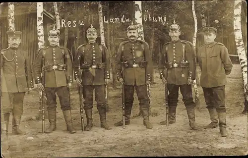 Foto Ak Deutsche Soldaten in Uniformen, Res. Landwehr Übung