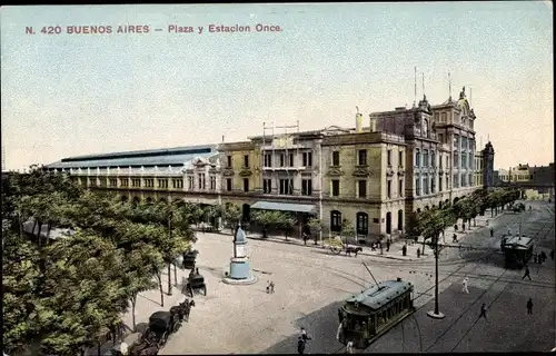 Ak Buenos Aires Argentinien, Plaza y Estacion Once, Straßenbahn, Bahnhof