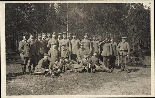 Foto Ak Deutsche Soldaten in Uniform, Gruppenbild, 1916