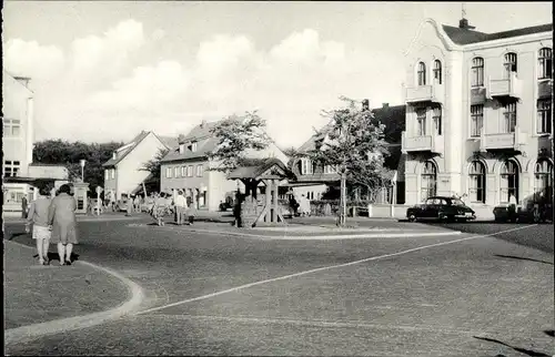 Ak Nordseebad Duhnen Cuxhaven, Platz am Dorfbrunnen