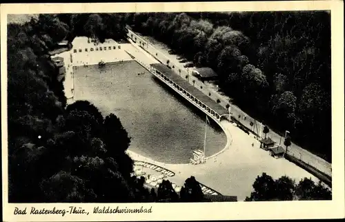 Ak Rastenberg Thüringen, Blick auf das Waldschwimmbad, Fliegeraufnahme