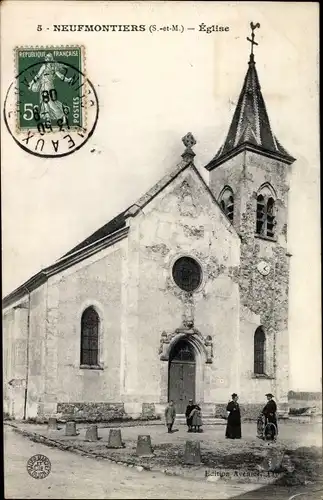 Ak Neufmoutiers Seine et Marne, Eglise