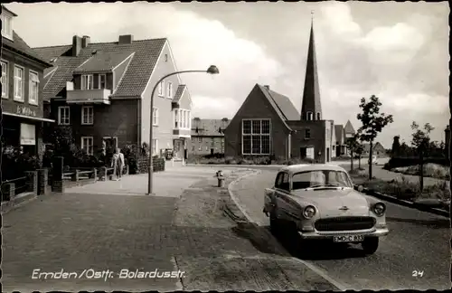 Ak Emden in Ostfriesland, Bolardusstraße, Kirche, Opel