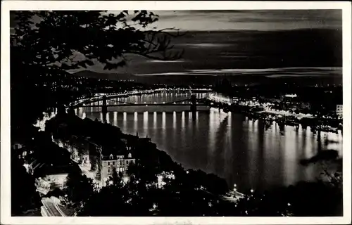 Ak Budapest Ungarn, Panorama in Abendbeleuchtung